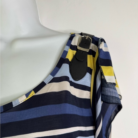 Le Grenier T-Shirt. Size: XL - Picture 2 of 4